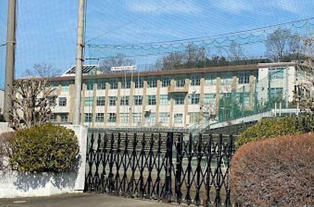 八王子市立甲ノ原中学校まで約1331m