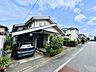 外観：前面道路は約8mと広々！お車の出し入れもスムーズで、開放感に恵まれたゆとりのある住環境です。