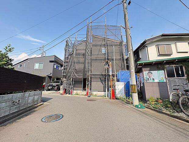 2026年9月完成予定。太陽光蓄電池設備付のオール電化住宅です。