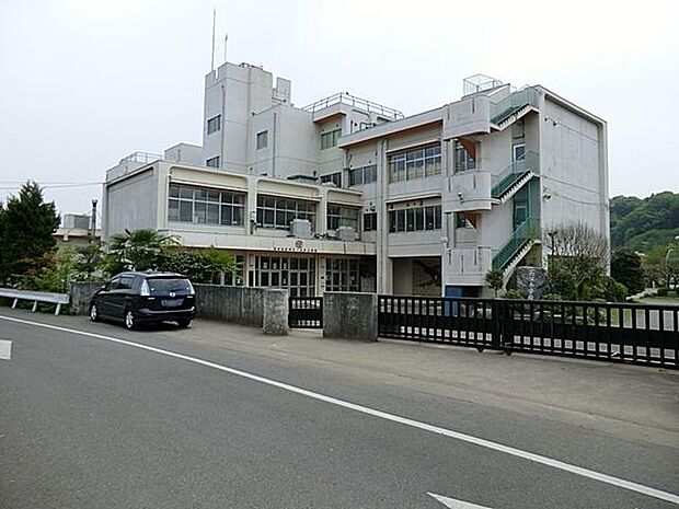 あきる野市立一の谷小学校まで約900m