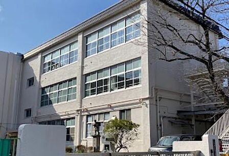 八王子市立浅川小学校まで約463m