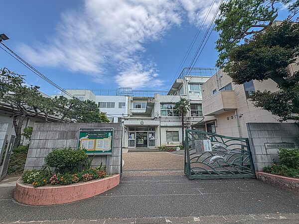 世田谷区立等々力小学校まで約500m
