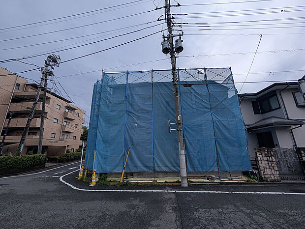 の立地と理想的な間取りの物件です。完成前でも実際に歩いて現地の空気を感じることが出来ます。