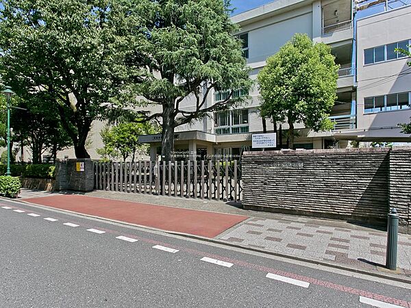 武蔵野市立第一中学校まで約1200m