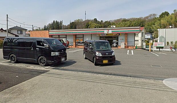 セブンイレブン八王子下柚木西店 1276m