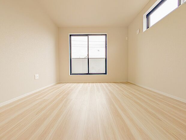 余計な装飾のないシンプルな洋室。寝室としてはもちろん、書斎や趣味の部屋などライフスタイルに合わせて自由にレイアウトを楽します。