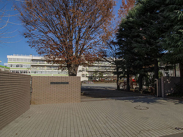 国分寺市立第七小学校　715ｍ