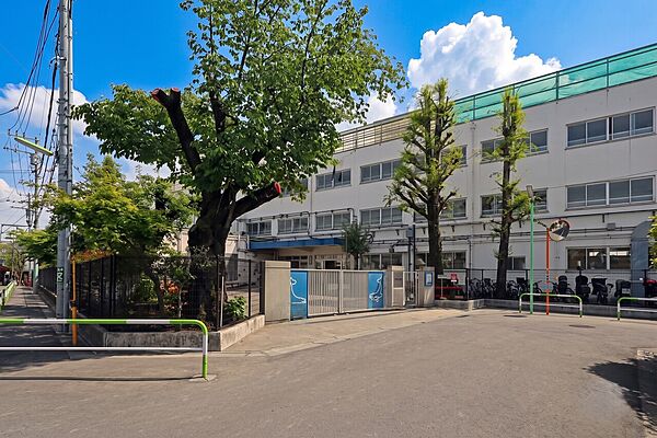 世田谷区立千歳小学校まで約1200m