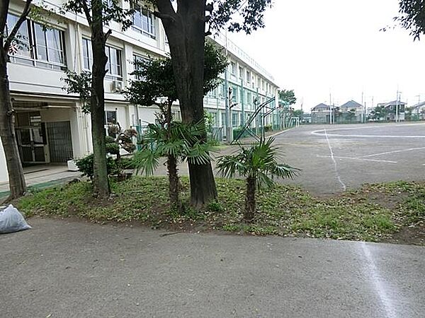 小平市立上水中学校まで約631m