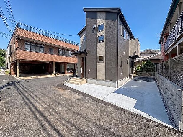 物件の陽当りや通風・仕様設備やお部屋の大きさの比較、近隣・周辺環境や街並みなど、掲載していない情報が現地にはたくさんあります。是非現地をご確認ください。