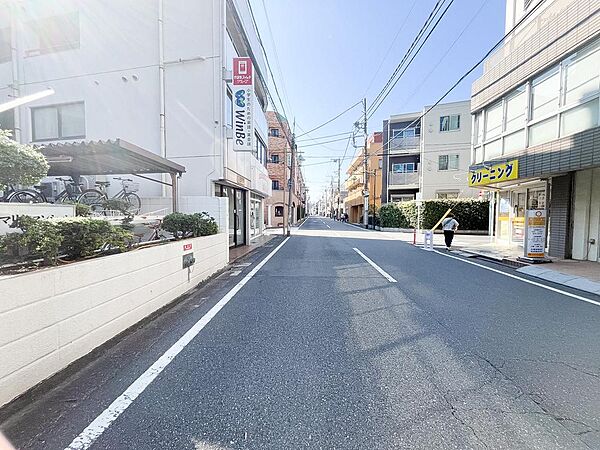 駅まで信号がないので通勤通学が楽になります。