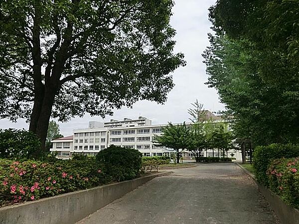 多摩市立永山小学校まで約836m
