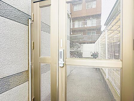 駐輪場スペースです。月額200円〜400円でご利用いただけます。ご利用の際は空き状況を確認いたします。現地(2026年8月)撮影