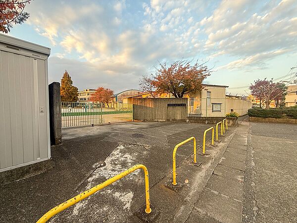 町田市立南第一小学校まで837ｍ