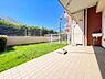 その他：広々としたお庭は、ガーデニングや家庭菜園を楽しむスペースとしてお勧めです。ゆったりとした空間で、季節ごとの植物を育てる楽しみが広がり、外でのひとときをのんびりと過ごせます。穏やかで心癒される空間です。