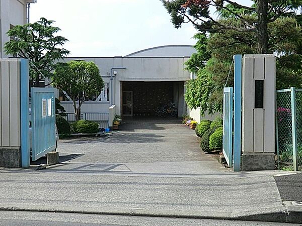 町田市立町田第三中学校まで約568m