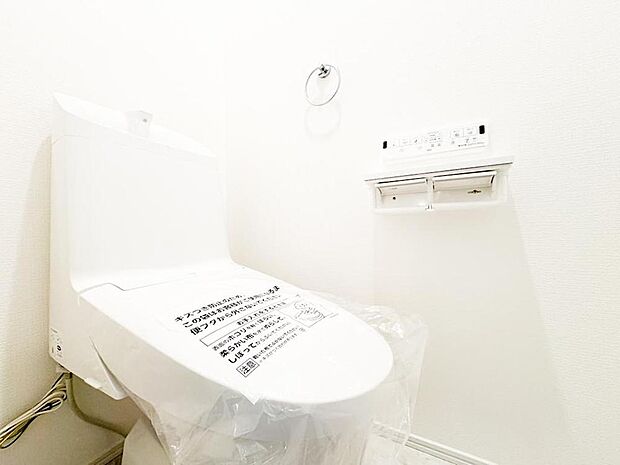 清潔感あふれる最新式のトイレは、毎日を快適に過ごすための大切な空間。小さなお子様も安心して使えます。