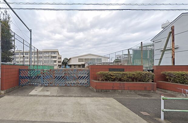 日野市立平山中学校まで1000m