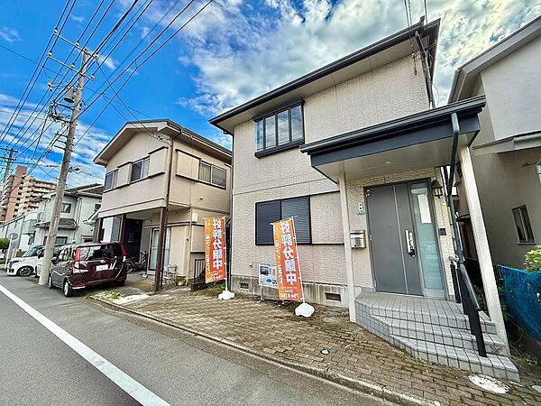スタイリッシュなデザインが印象的な外観です。洗練された清潔感ある佇まいが街並みに映え、毎日の帰宅のたびに心地よい満足感と誇らしさをもたらします。