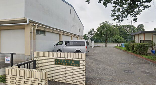 三鷹市立第七中学校 1512m