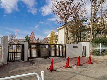 府中市立本宿小学校まで約1352m