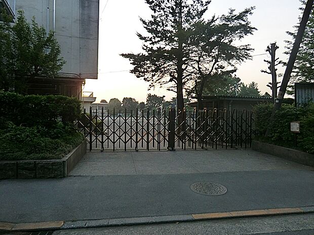 立川市立第八小学校 640m