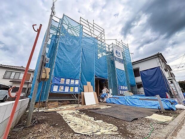 JR青梅線「牛浜」駅徒歩6分の好立地。2026年11月完成予定の新築分譲住宅です。