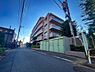 外観：落ち着いた色調とデザインが特徴の外観は、住む人の心を和ませる上品な佇まい。高級感と清潔感が漂い、安心して暮らせる住環境を実感できます。