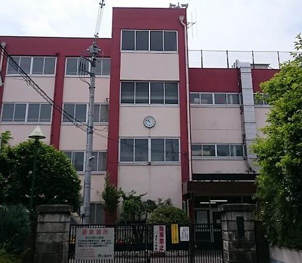 小金井市立本町小学校まで約879m
