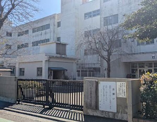 小金井市立小金井第二中学校まで約700m