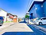 外観：全面道路は北側約5mの広さがございます。車庫入れがスムーズ行えます。2026/10/8撮影