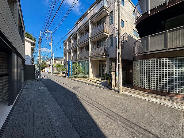 西荻クリニックまで約230m