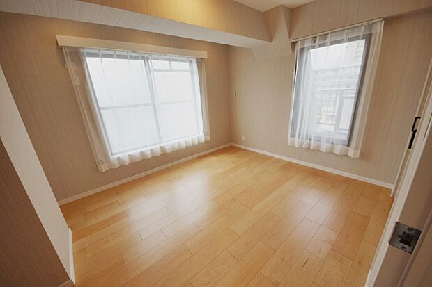 全居室2面採光でお部屋が明るく、便利な全居室収納付　