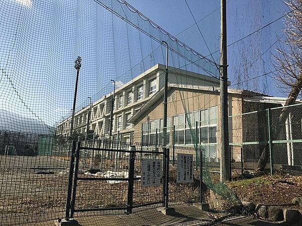 南足柄市立岡本中学校 徒歩14分。 1070m