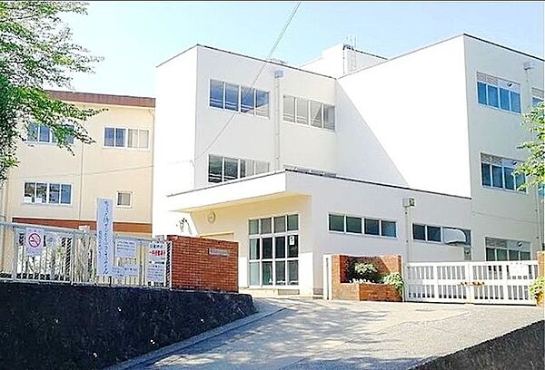小田原市立橘中学校 徒歩15分。 1150m