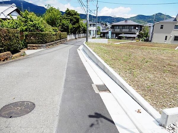 前面道路＆外観