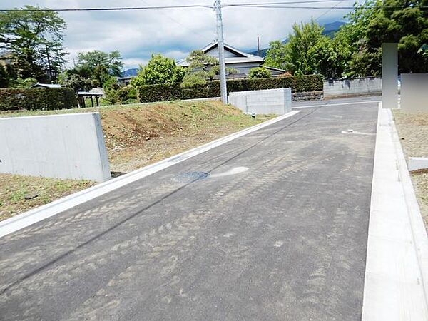 前面道路＆外観