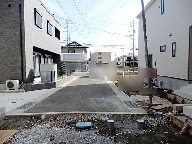 前面道路＆外観