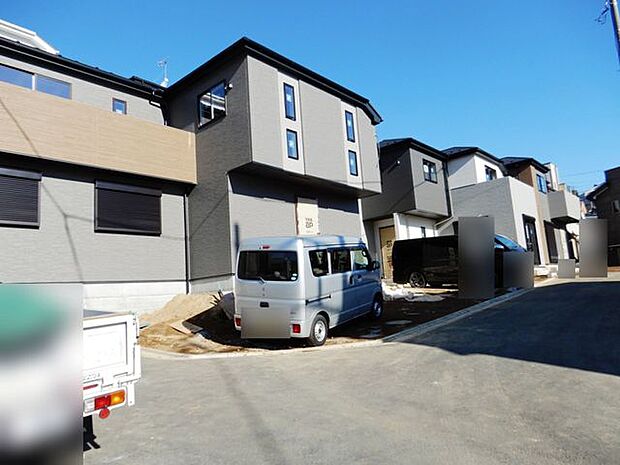 前面道路＆外観