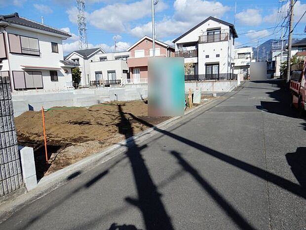 前面道路＆外観