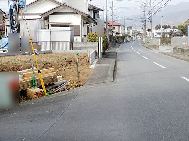 前面道路＆現地土地外観