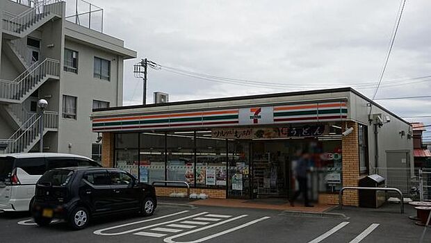 セブンイレブン松田惣領店 徒歩11分。 860m