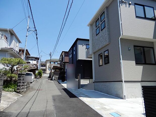 前面道路&外観