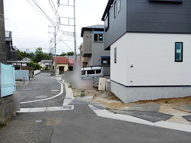 前面道路＆外観