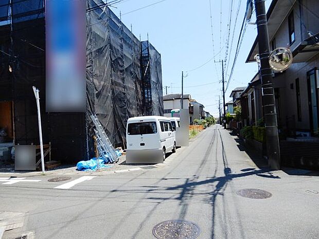 前面道路＆外観