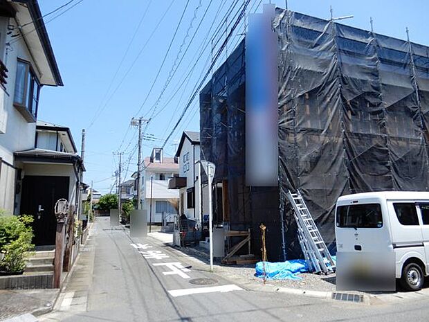 前面道路＆外観