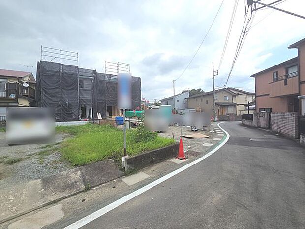 前面道路含む外観