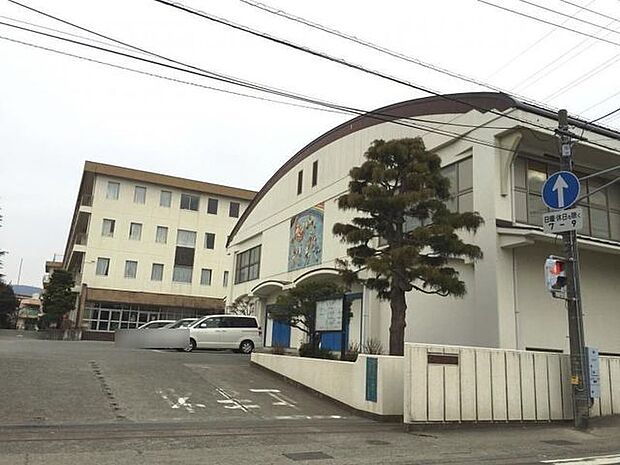 秦野市立西小学校 徒歩8分。 630m
