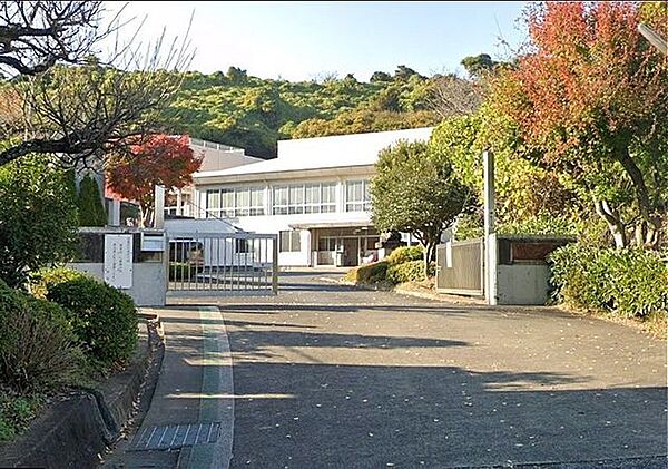 中井町立中村小学校 徒歩9分。 650m