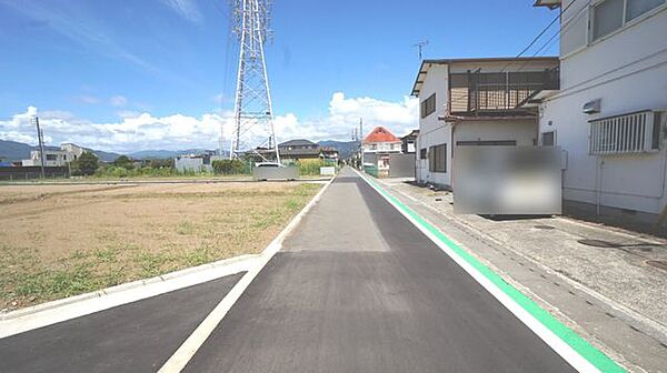 東側道路